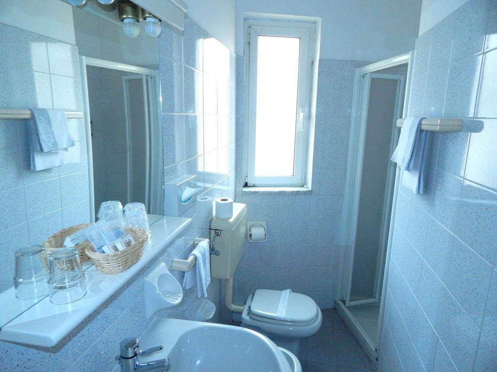 Hotel Torre Antica Loano Δωμάτιο φωτογραφία